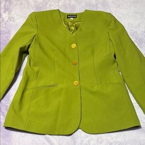 Vibrant Green Tailored Blazer with Notched Lapels